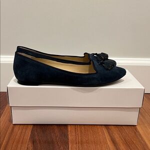Excellent Condition Ann Taylor Navy Blue Suede Flats 6 1/2